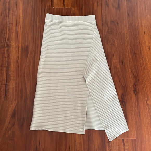 Naadam beige skirt. - Picture 3 of 5